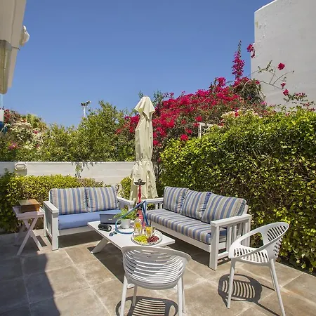 Villa Loulla Protarász