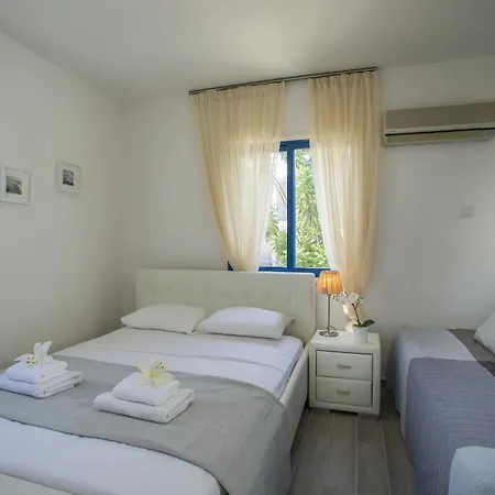 Loulla Villa *